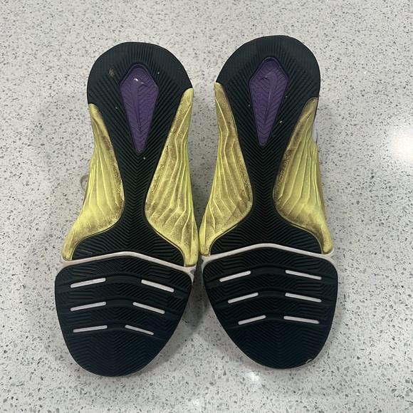 Nike Metcons - Picture 4 of 7